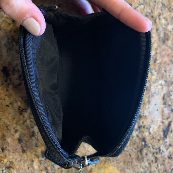 Cosmetic case - Picture 2 of 3